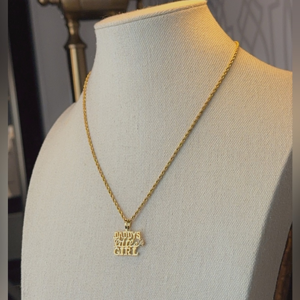 “DADDY’S GIRL” on 18kt gold plated 17.5” chain - Picture 4 of 7